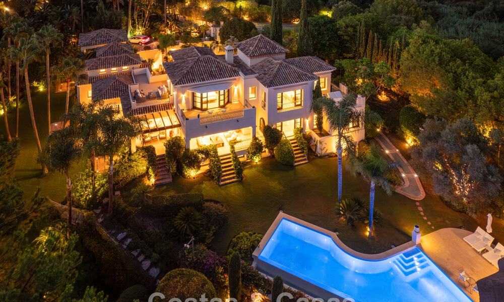 Villa de luxe espagnole remarquable à vendre dans une oasis de verdure sur le Golden Mile de Marbella 798171