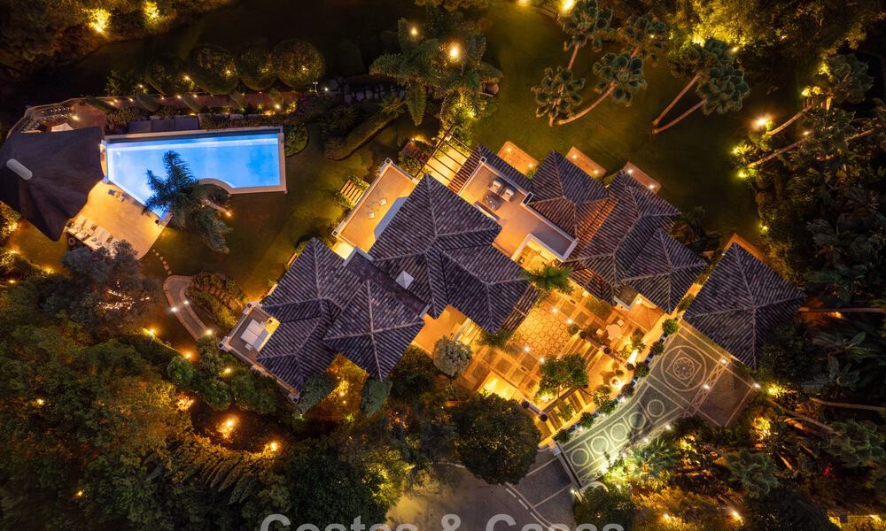 Villa de luxe espagnole remarquable à vendre dans une oasis de verdure sur le Golden Mile de Marbella 798173