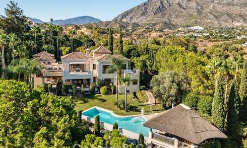 Villa de luxe espagnole remarquable à vendre dans une oasis de verdure sur le Golden Mile de Marbella 798178