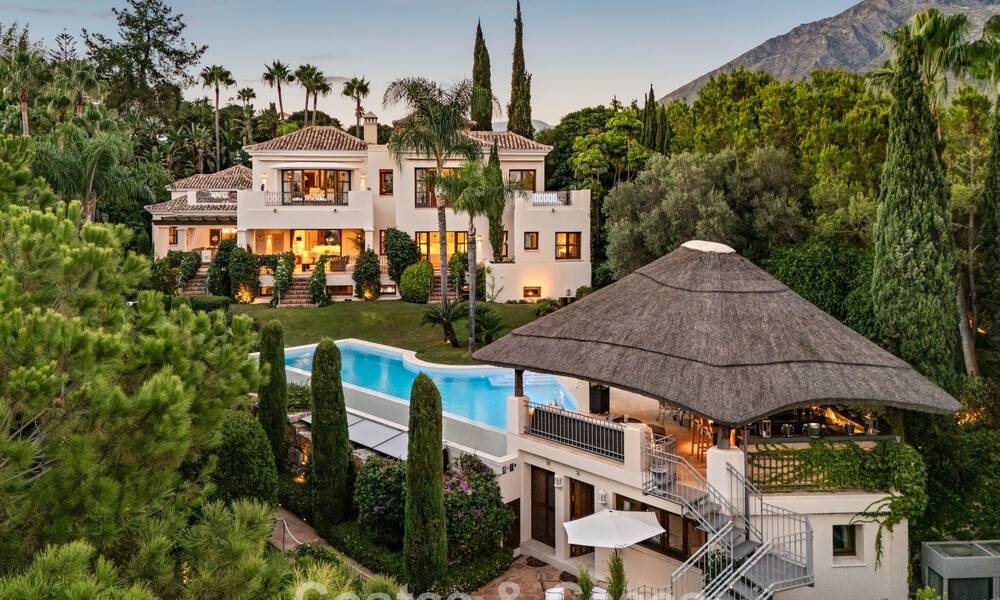 Villa de luxe espagnole remarquable à vendre dans une oasis de verdure sur le Golden Mile de Marbella 798181