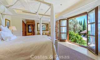 Villa de luxe espagnole remarquable à vendre dans une oasis de verdure sur le Golden Mile de Marbella 798182 