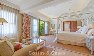 Villa de luxe espagnole remarquable à vendre dans une oasis de verdure sur le Golden Mile de Marbella 798183 