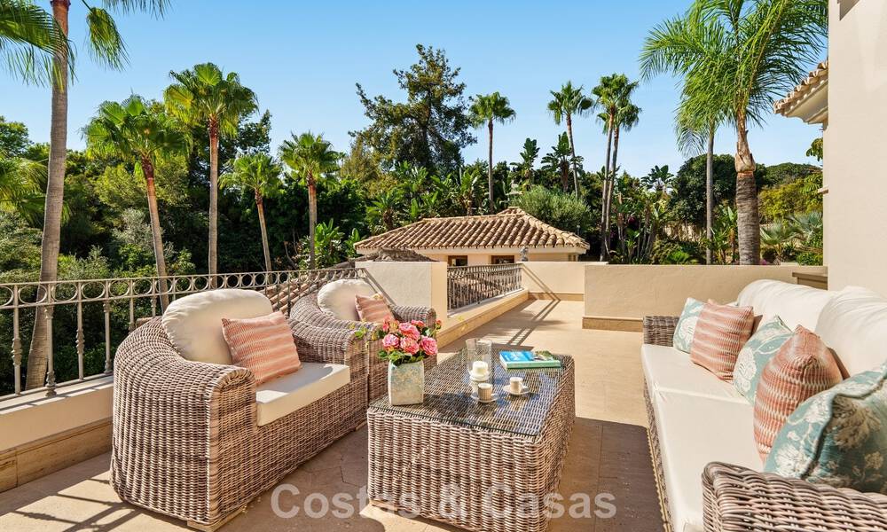 Villa de luxe espagnole remarquable à vendre dans une oasis de verdure sur le Golden Mile de Marbella 798191