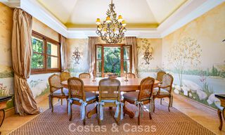 Villa de luxe espagnole remarquable à vendre dans une oasis de verdure sur le Golden Mile de Marbella 798199 