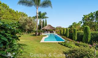 Villa de luxe espagnole remarquable à vendre dans une oasis de verdure sur le Golden Mile de Marbella 798204 