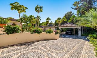 Villa de luxe espagnole remarquable à vendre dans une oasis de verdure sur le Golden Mile de Marbella 798212 
