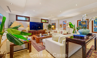 Villa de luxe espagnole remarquable à vendre dans une oasis de verdure sur le Golden Mile de Marbella 798215 