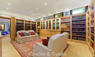 Villa de luxe espagnole remarquable à vendre dans une oasis de verdure sur le Golden Mile de Marbella 798216 