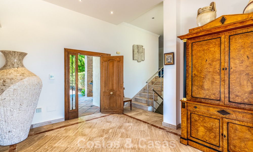 Villa exclusive de style méditerranéen à vendre sur un vaste terrain à Marbella - Benahavís 797054