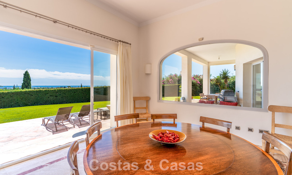 Villa exclusive de style méditerranéen à vendre sur un vaste terrain à Marbella - Benahavís 797055