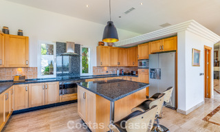 Villa exclusive de style méditerranéen à vendre sur un vaste terrain à Marbella - Benahavís 797056 