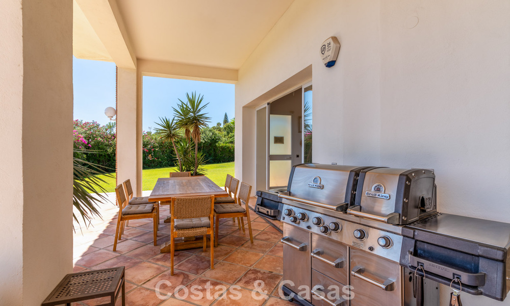 Villa exclusive de style méditerranéen à vendre sur un vaste terrain à Marbella - Benahavís 797060