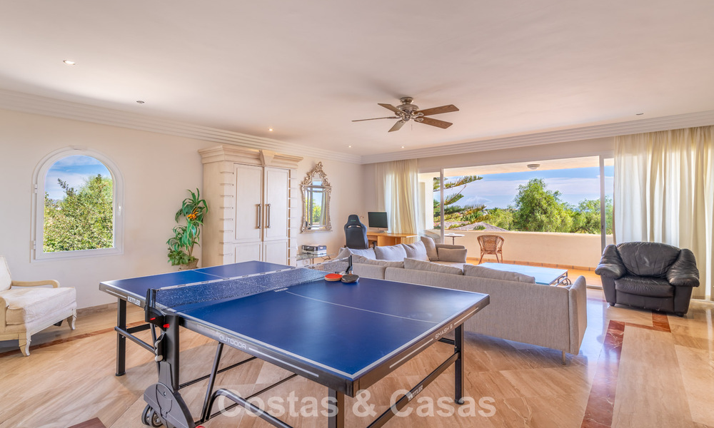 Villa exclusive de style méditerranéen à vendre sur un vaste terrain à Marbella - Benahavís 797062