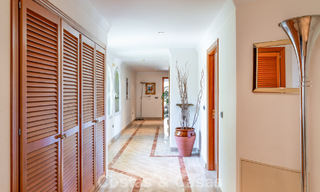 Villa exclusive de style méditerranéen à vendre sur un vaste terrain à Marbella - Benahavís 797067 