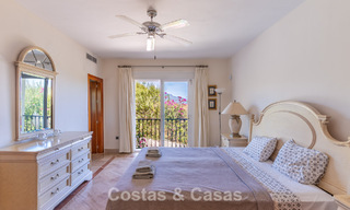 Villa exclusive de style méditerranéen à vendre sur un vaste terrain à Marbella - Benahavís 797073 