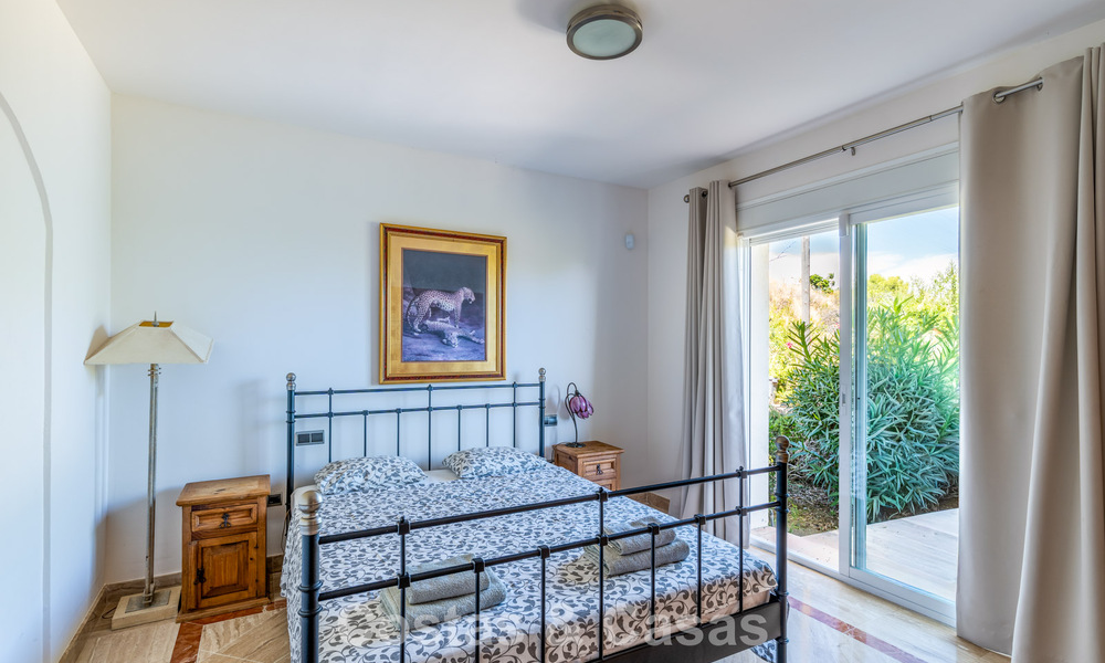 Villa exclusive de style méditerranéen à vendre sur un vaste terrain à Marbella - Benahavís 797074