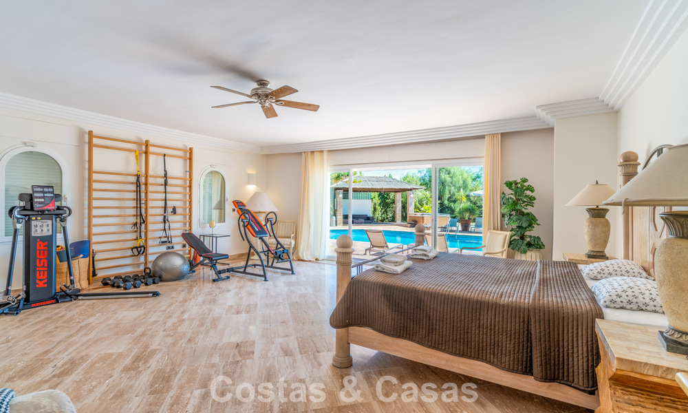 Villa exclusive de style méditerranéen à vendre sur un vaste terrain à Marbella - Benahavís 797078