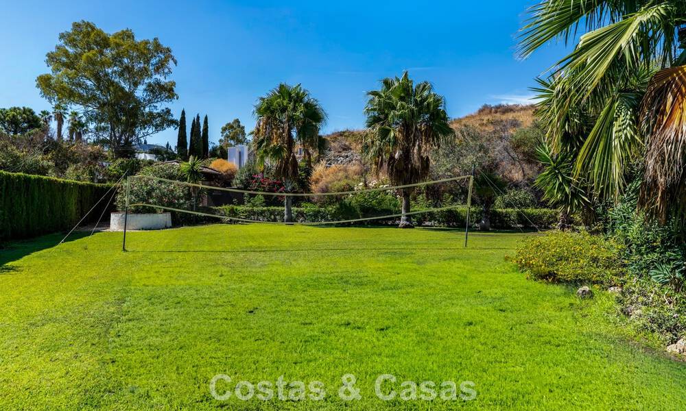 Villa exclusive de style méditerranéen à vendre sur un vaste terrain à Marbella - Benahavís 797082