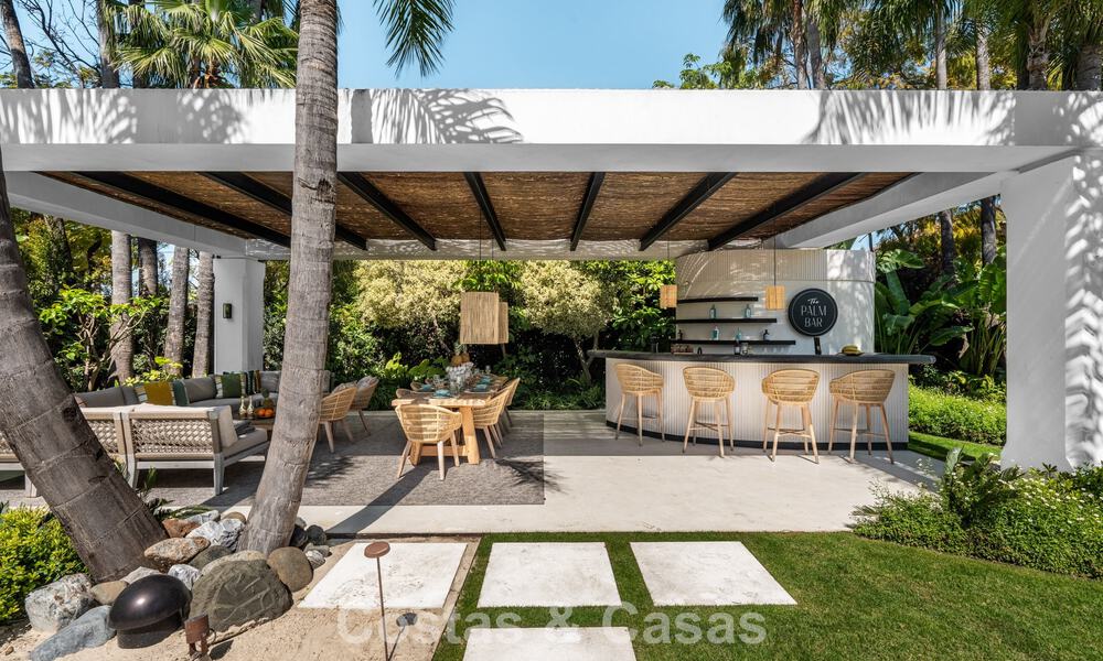 Villa de luxe exclusive avec spectaculaire piscine intérieure à vendre à Nueva Andalucía, Marbella 798055