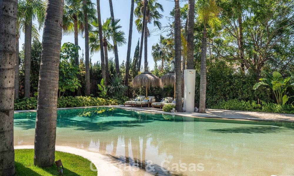 Villa de luxe exclusive avec spectaculaire piscine intérieure à vendre à Nueva Andalucía, Marbella 798057