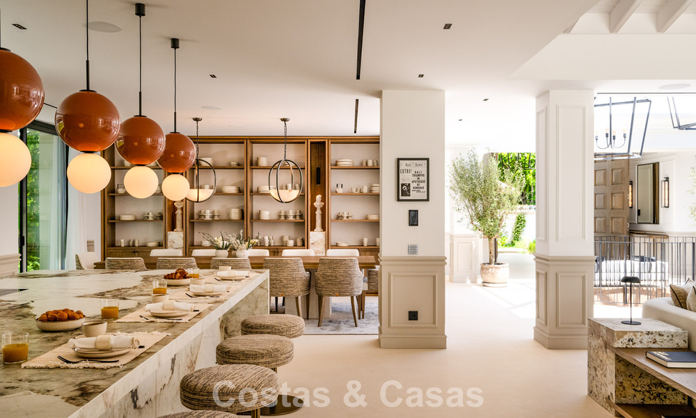 Villa de luxe exclusive avec spectaculaire piscine intérieure à vendre à Nueva Andalucía, Marbella 798062