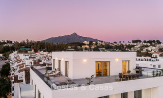 Penthouse moderne avec terrasse enveloppante et vue à 360° à vendre à Nueva Andalucía, Marbella 798078 
