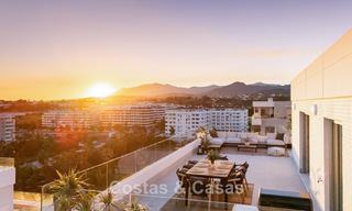 Penthouse moderne avec terrasse enveloppante et vue à 360° à vendre à Nueva Andalucía, Marbella 798085 