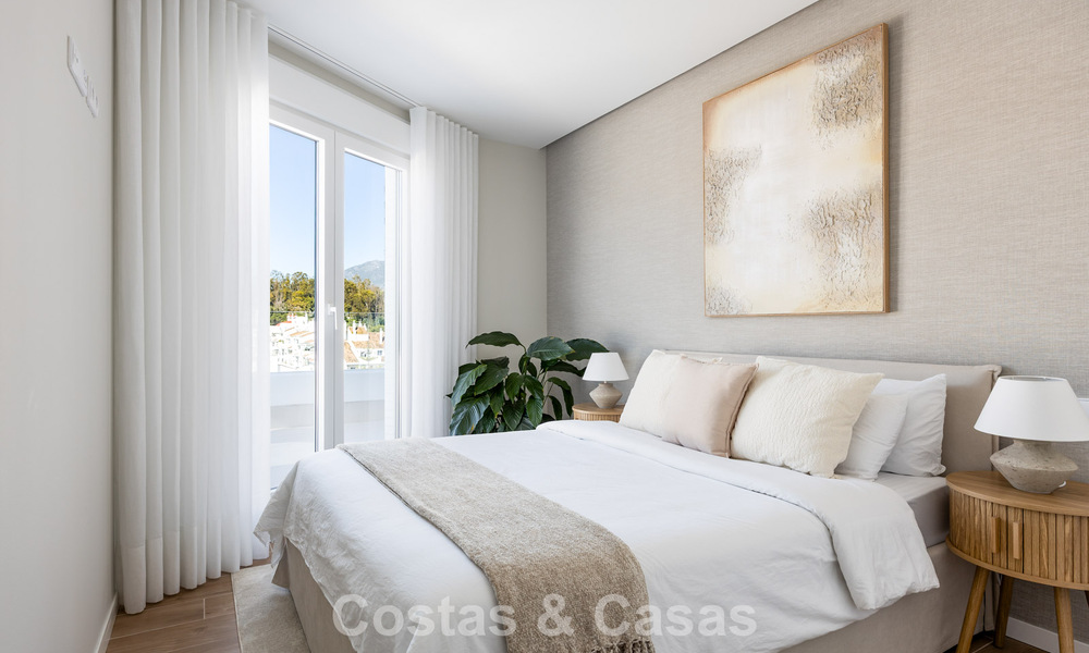 Penthouse moderne avec terrasse enveloppante et vue à 360° à vendre à Nueva Andalucía, Marbella 798086