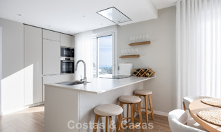 Penthouse moderne avec terrasse enveloppante et vue à 360° à vendre à Nueva Andalucía, Marbella 798094 