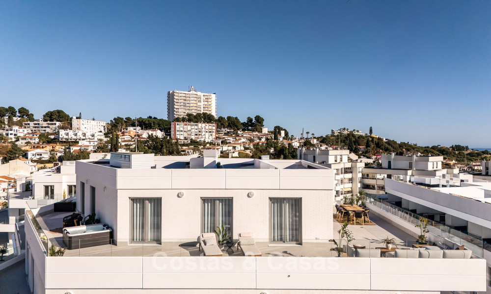 Penthouse moderne avec terrasse enveloppante et vue à 360° à vendre à Nueva Andalucía, Marbella 798109