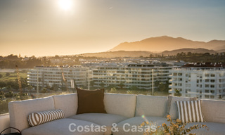Penthouse moderne avec terrasse enveloppante et vue à 360° à vendre à Nueva Andalucía, Marbella 798113 