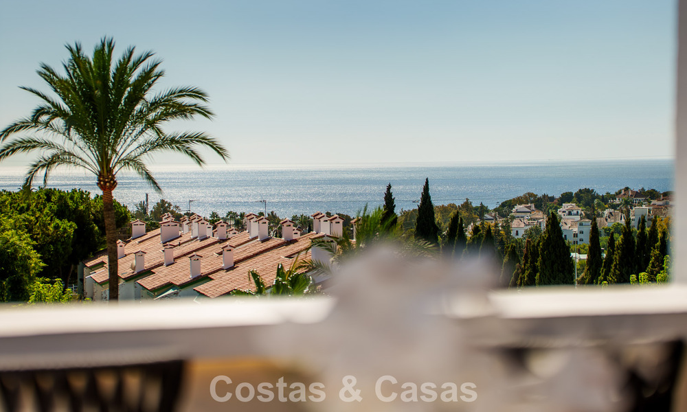 Maison rénovée à vendre sur le Golden Mile, à distance de marche de la plage et de Puente Romano, Marbella 797303