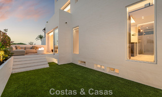Maison rénovée à vendre sur le Golden Mile, à distance de marche de la plage et de Puente Romano, Marbella 797312 