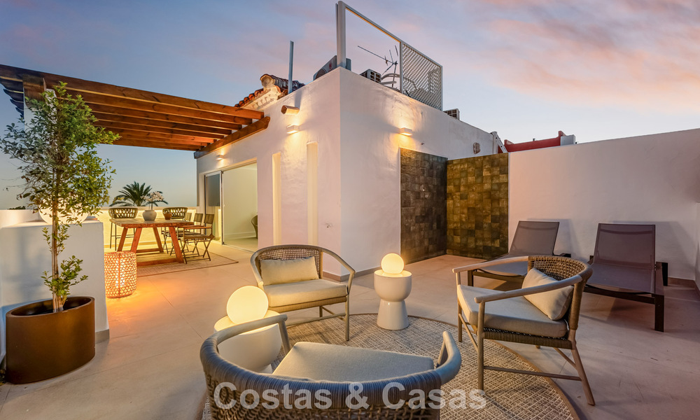 Maison rénovée à vendre sur le Golden Mile, à distance de marche de la plage et de Puente Romano, Marbella 797314