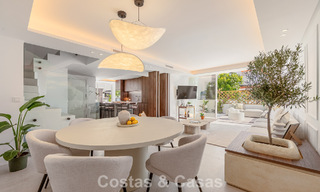 Maison rénovée à vendre sur le Golden Mile, à distance de marche de la plage et de Puente Romano, Marbella 797320 