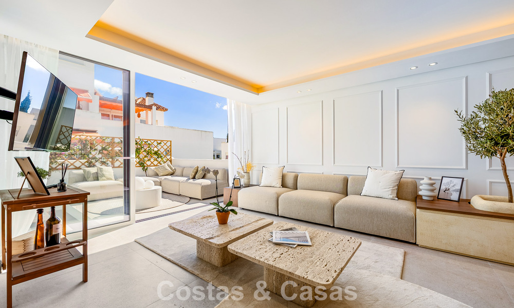 Maison rénovée à vendre sur le Golden Mile, à distance de marche de la plage et de Puente Romano, Marbella 797323