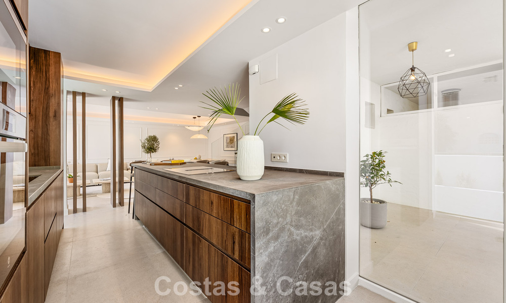 Maison rénovée à vendre sur le Golden Mile, à distance de marche de la plage et de Puente Romano, Marbella 797327