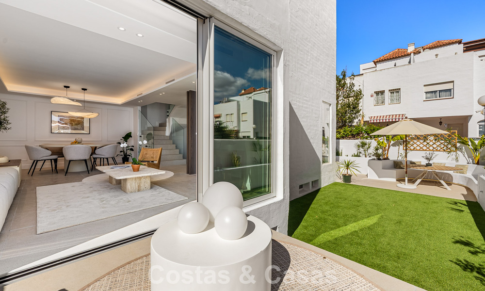 Maison rénovée à vendre sur le Golden Mile, à distance de marche de la plage et de Puente Romano, Marbella 797330