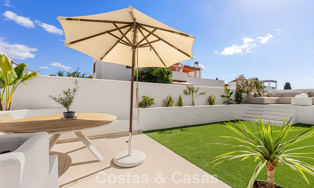 Maison rénovée à vendre sur le Golden Mile, à distance de marche de la plage et de Puente Romano, Marbella 797331