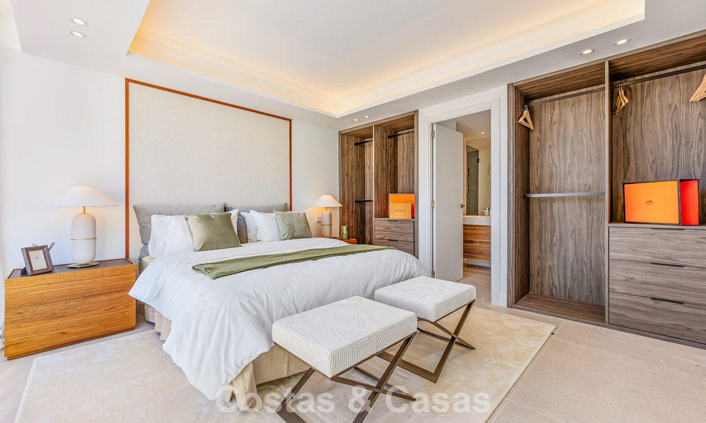 Maison rénovée à vendre sur le Golden Mile, à distance de marche de la plage et de Puente Romano, Marbella 797335
