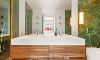 Maison rénovée à vendre sur le Golden Mile, à distance de marche de la plage et de Puente Romano, Marbella 797338 