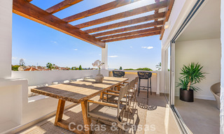 Maison rénovée à vendre sur le Golden Mile, à distance de marche de la plage et de Puente Romano, Marbella 797343 