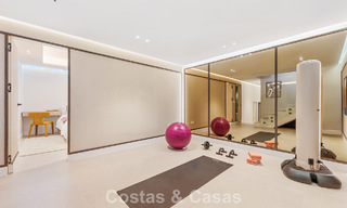 Maison rénovée à vendre sur le Golden Mile, à distance de marche de la plage et de Puente Romano, Marbella 797348 