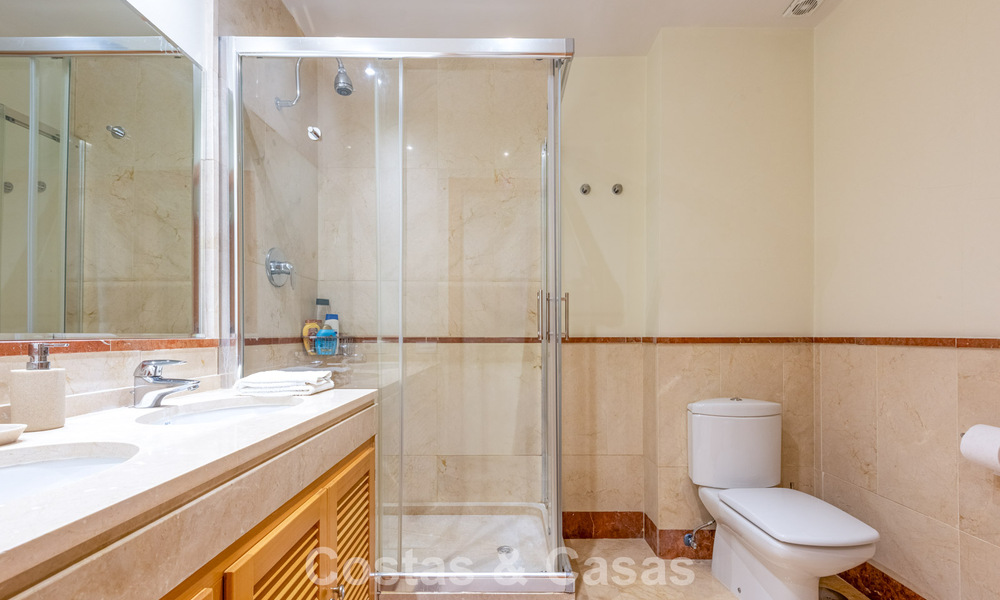 Appartement exclusif à vendre à 150m de la plage près de Puerto Banús, Marbella 797151