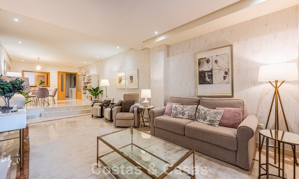 Appartement exclusif à vendre à 150m de la plage près de Puerto Banús, Marbella 797158