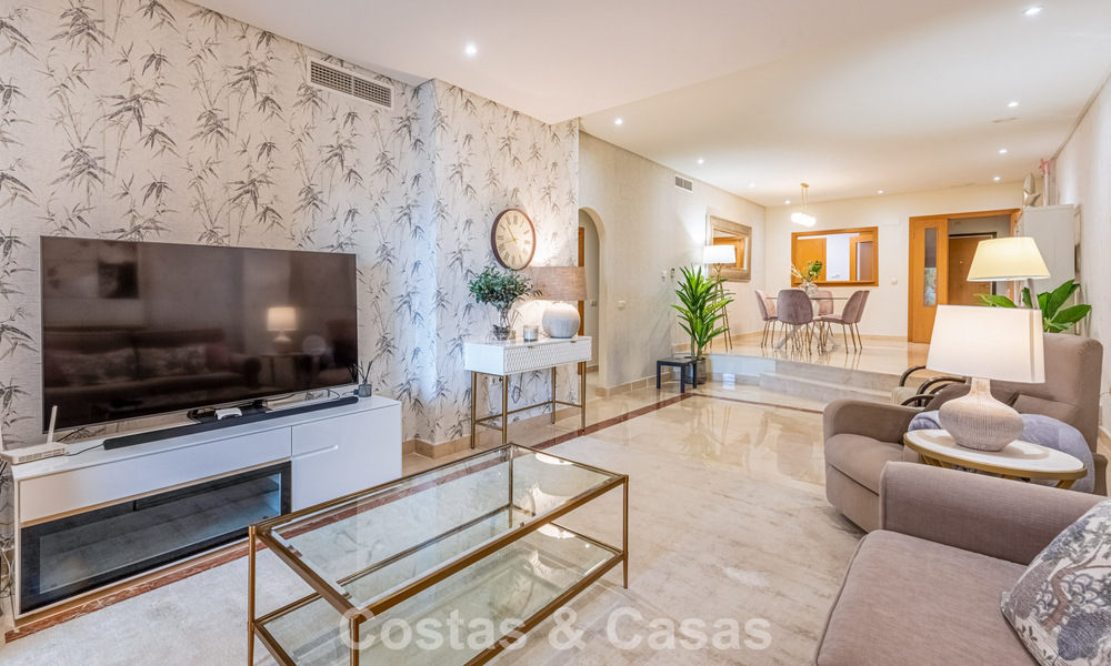 Appartement exclusif à vendre à 150m de la plage près de Puerto Banús, Marbella 797159