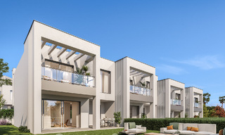 Revente – Maison de ville neuve au design moderne à vendre, côté plage à Elviria – à l’est de Marbella 797043 