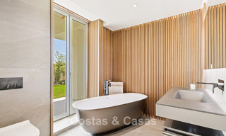 Villa moderne exclusive en première ligne de plage à vendre avec accès direct à la mer à Mijas, Costa del Sol 797387 