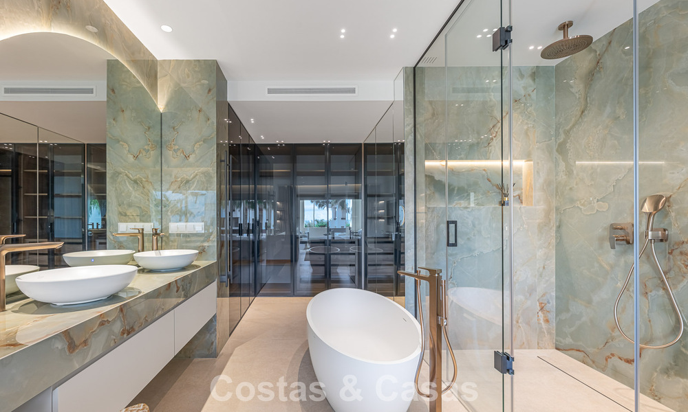 Appartement de luxe avec vue sur la mer en première ligne de plage sur la New Golden Mile entre Marbella et Estepona 797449