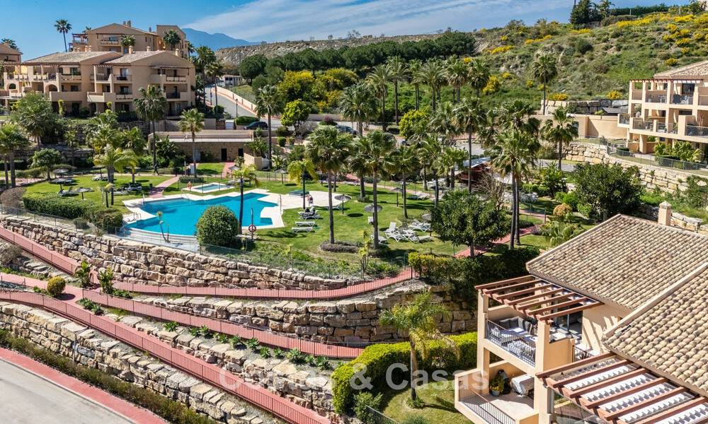 Prestigieux penthouse de luxe avec vues panoramiques sur la mer et le golf à vendre à Marbella - Benahavís 797518